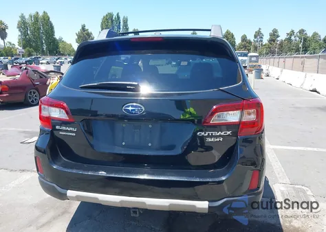 2015 Subaru Outback 3.6R Limited z USA, uszkodzony, nr VIN 4S4BSENCXF3227928